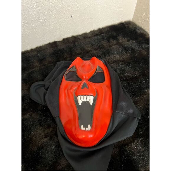 Vintage Red Devil Demon Ghostface Scream Mask Halloween Easter Unlimited - Picture 1 of 6